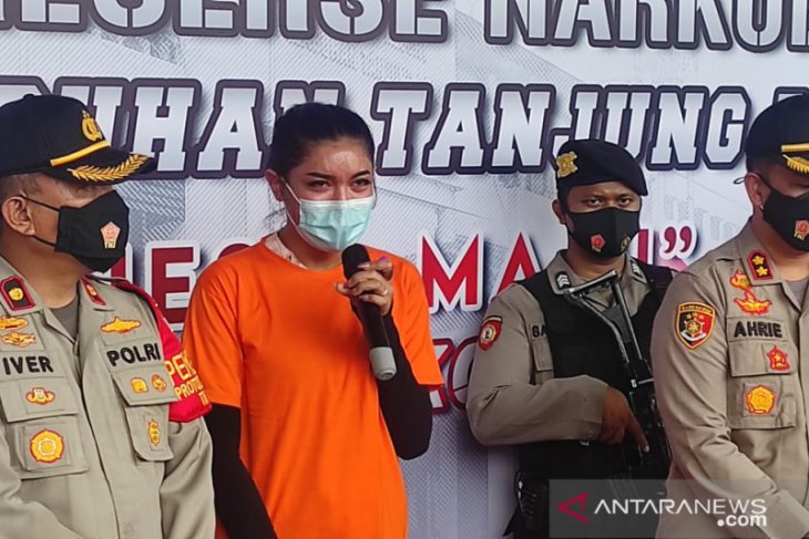 Polisi tetapkan selegram Millen Cyrus tersangka pemilikan sabu-sabu