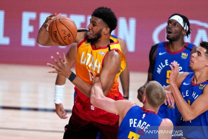 Philadelphia 76ers gaet center Tony Bradley dari Pistons