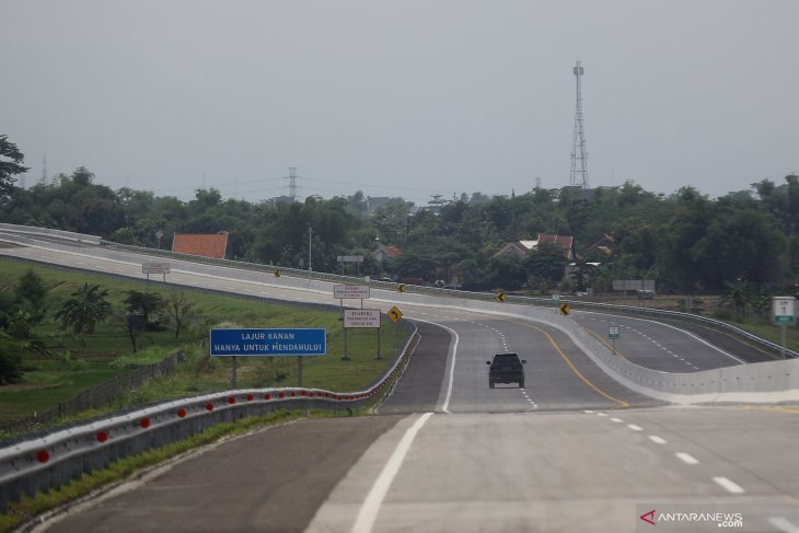 Proyek jalan tol KLBM