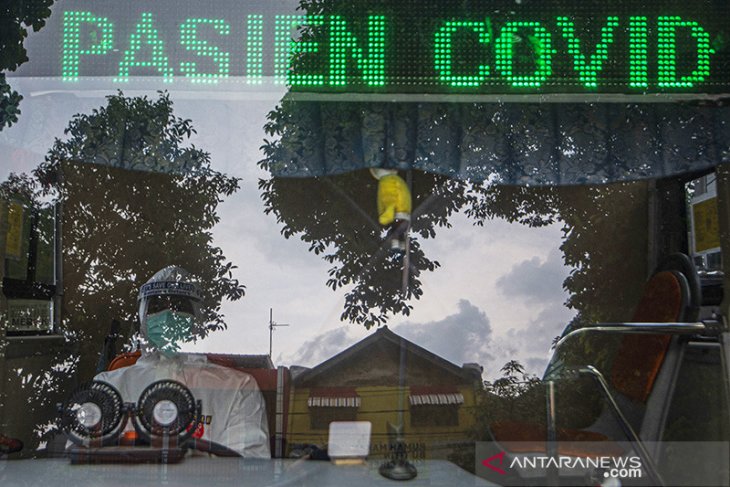 Menjaga asa kewarasan di tengah lautan pasien COVID-19