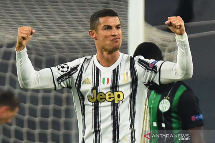 Cetak 750 gol, CR7 ucapkan terima kasih pada rekan, pelatih dan lawan