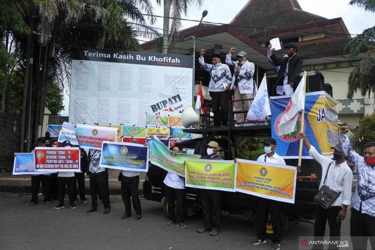 Guru tidak tetap gugat Bupati Jember