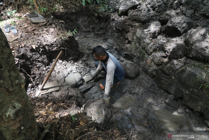 Ekskavasi situs pertirtaan gunung klotok 