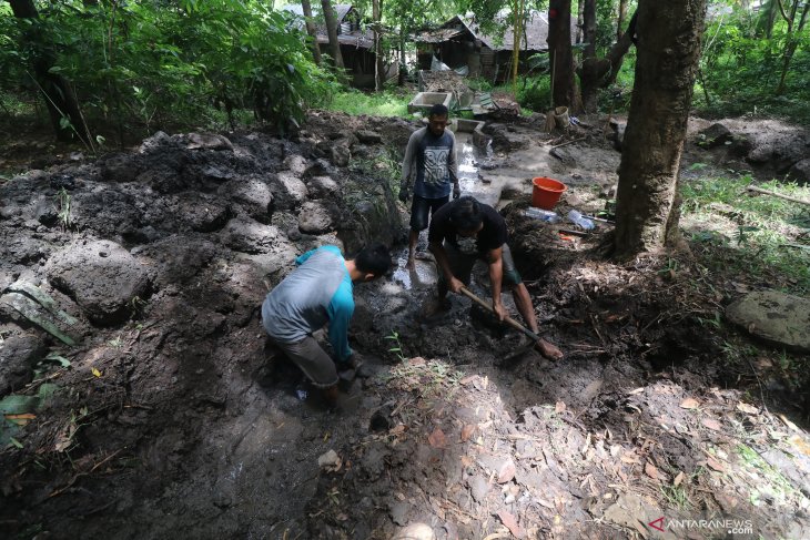 Ekskavasi situs pertirtaan gunung klotok 