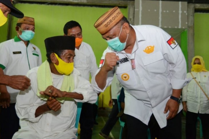 Ribuan warga Asparaga terima bantuan pangan dari Pemprov Gorontalo