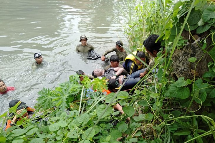 Pencarian korban tenggelam