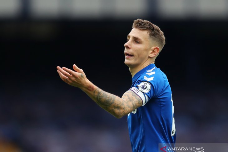 Lucas Digne terancam tidak bisa bela Everton karena cedera