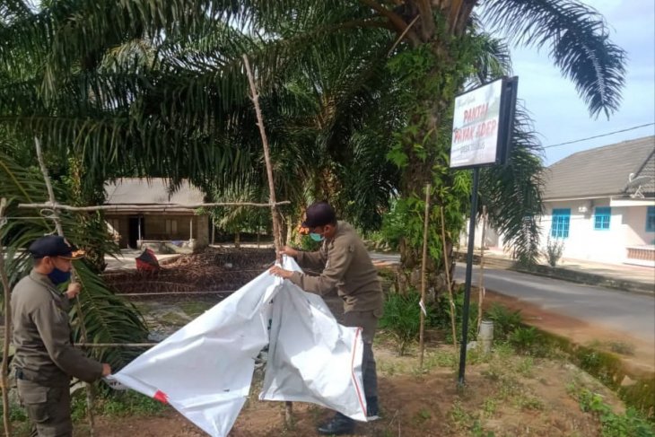 Bawaslu Bangka Tengah tertibkan APK melanggar aturan