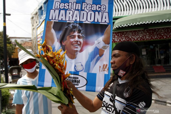 Legenda sepak bola Maradona akan dimakamkan di luar Buenos Aires