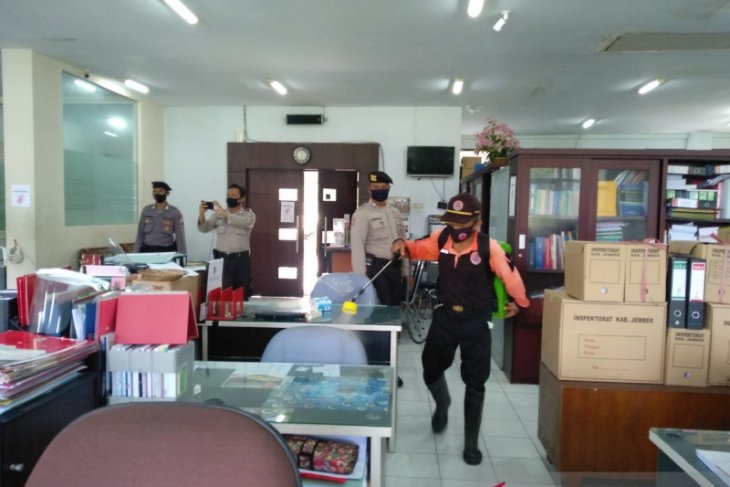 Kantor Dinkes Jember ditutup sementara setelah tiga pegawai terpapar COVID-19
