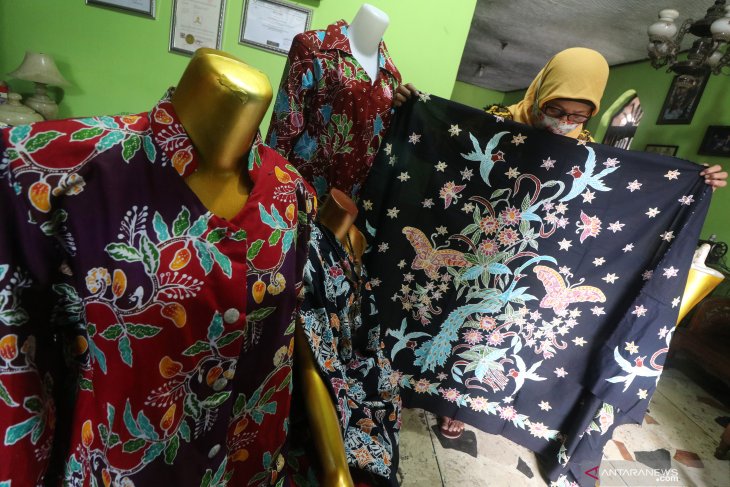 Batik untuk seragam pegawai