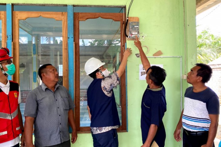 PLN Nyalakan Listrik 4 Desa di Sanggau dan Melawi