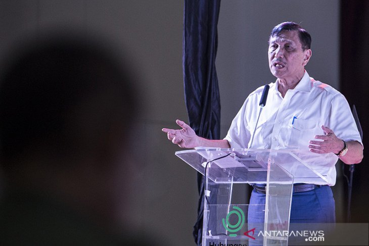 Luhut: Kilang terintegrasi petrokimia solusi untuk industri migas masa depan