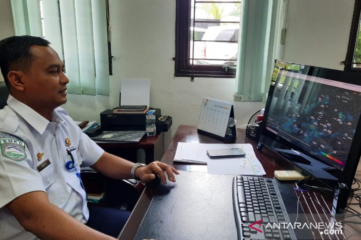 BMKG mengimbau penyaluran logistik Pilkada 2020 dilakukan pagi hari