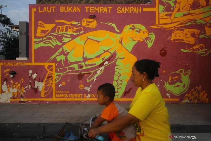 Mural laut bukan tempat sampah