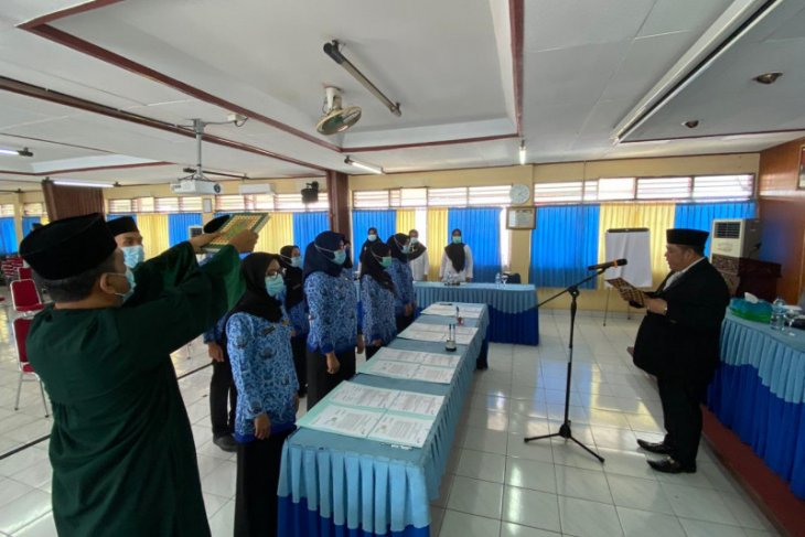Kaper BKKBN Jambi lantik delapan Penyuluh KB