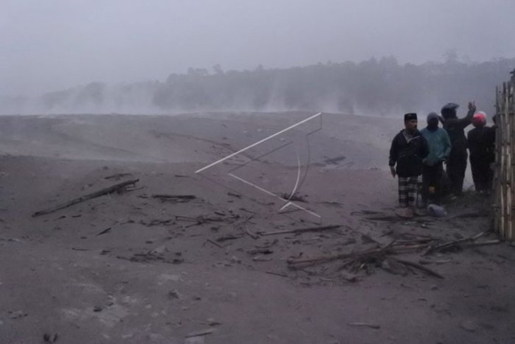 Lahar dingin Gunung Semeru