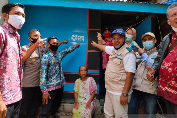 YBM PLN bantu 30 unit MCK untuk perbaiki kesehatan warga Tanjung Bunga Sanggau