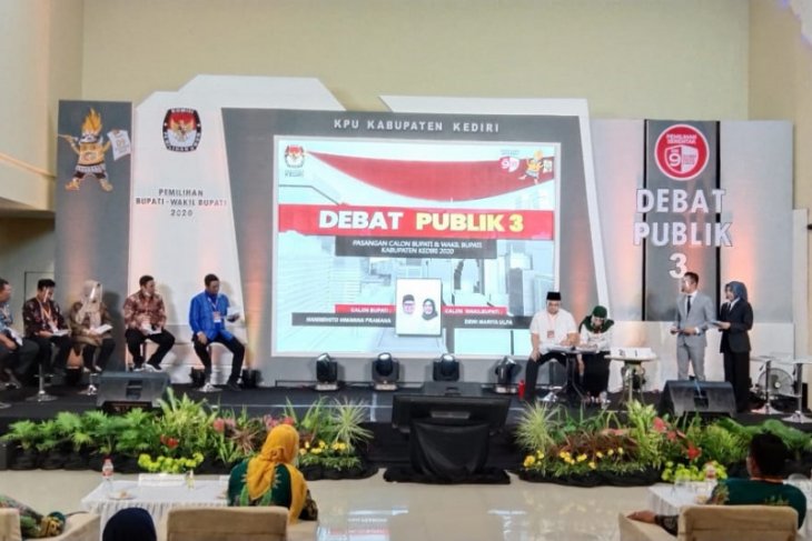 Debat publik, Calon Bupati Kediri Dhito paparkan tata kelola pemerintahan dan pelayanan publik