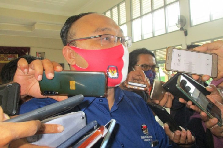 KPU Kediri data jumlah pemilih di tempat isolasi COVID-19