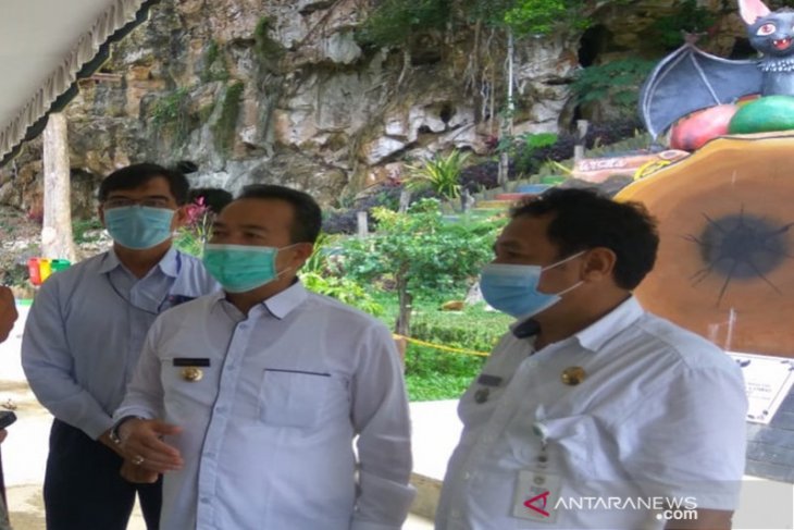Pjb Bupati Kotabaru apresiasi pengelola wisata Goa Lowo