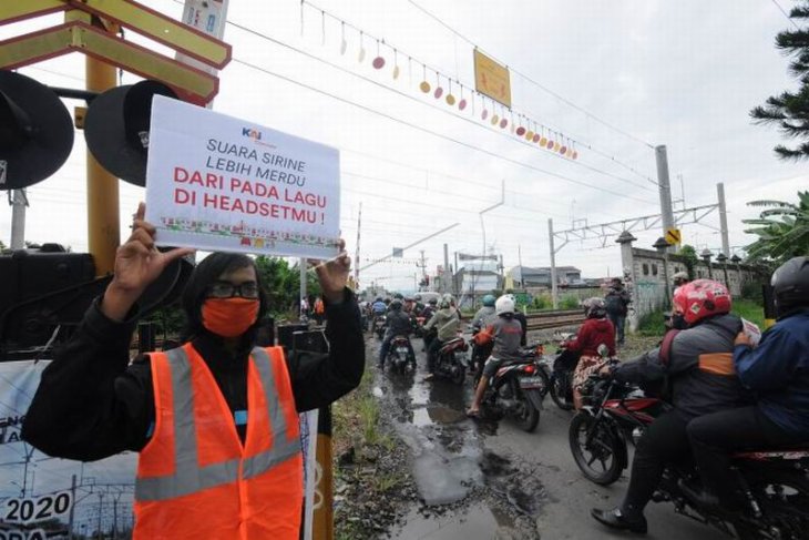 Sosialisasi keselamatan di perlintasan kereta api