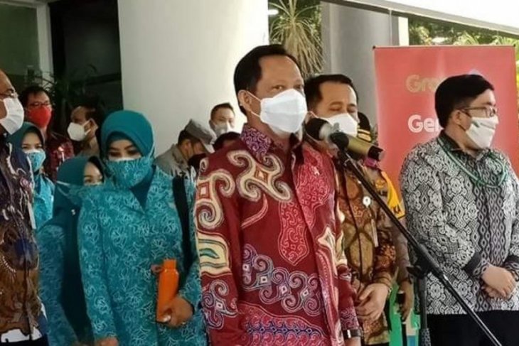 Mendagri: pengendalian COVID-19 berdampak positif bagi ekonomi dan pilkada