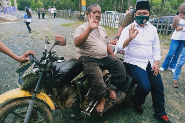 Penyandang disabilitas doakan ZR menang, berharap berpeluang bapat kerja