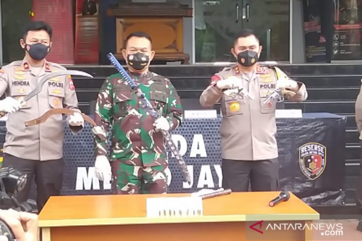 Kapolda Metro tindak tegas pengikut Rizieq halangi penyidikan