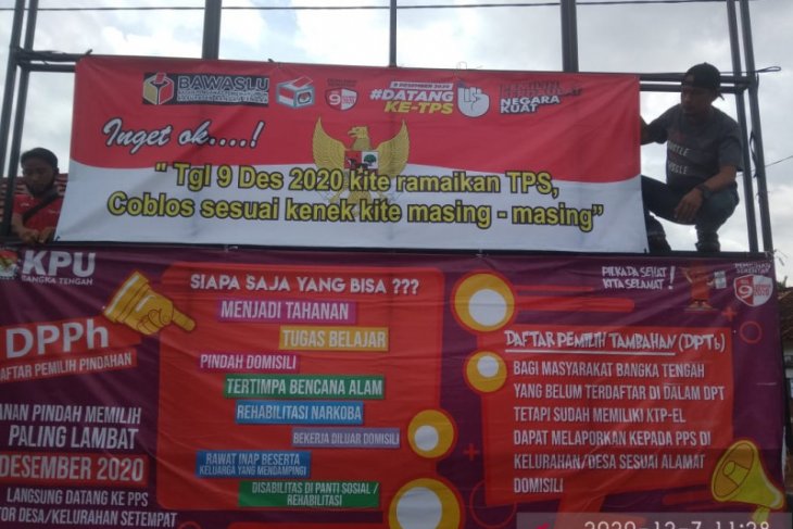 Polres dan PWI Bangka Tengah sebarkan spanduk larangan politik uang