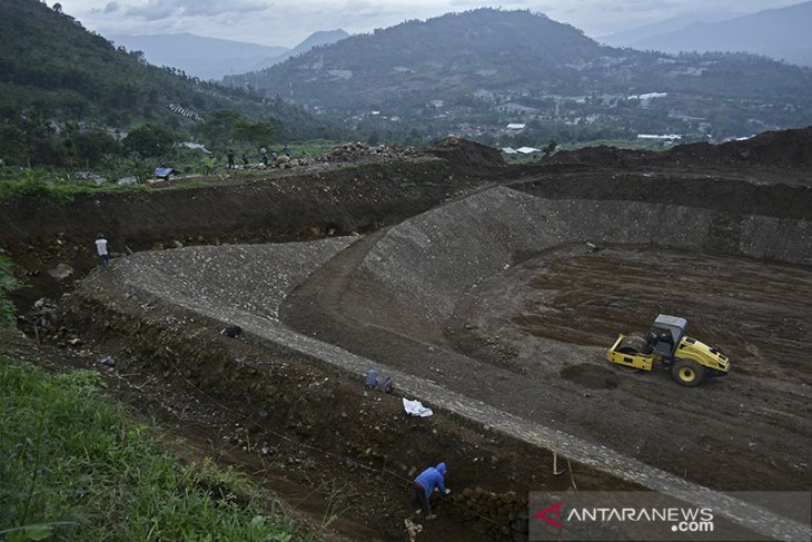 Pembangunan tempat pemusnahan sampah modern 