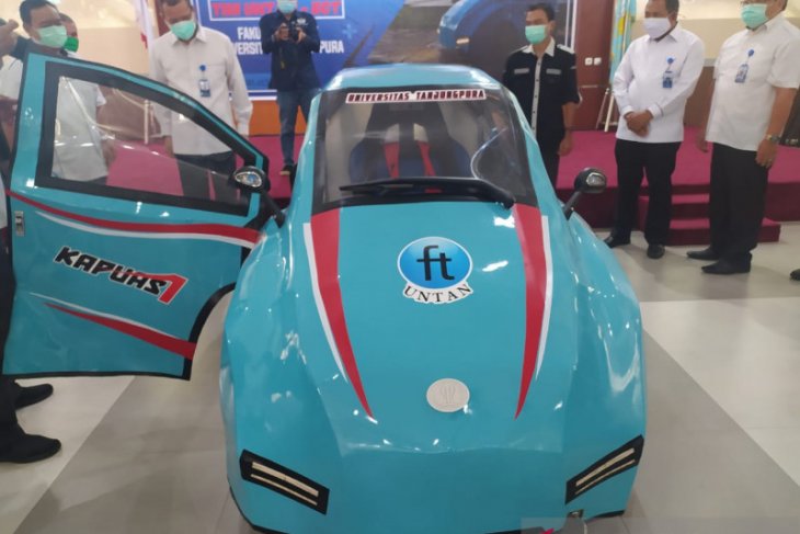 Untan Pontianak luncurkan mobil listrik buatan mahasiswa teknik