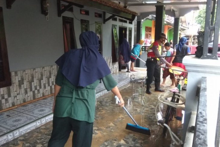 21 kecamatan di Lebak dilanda banjir - ANTARA News Banten - Vimarsana News