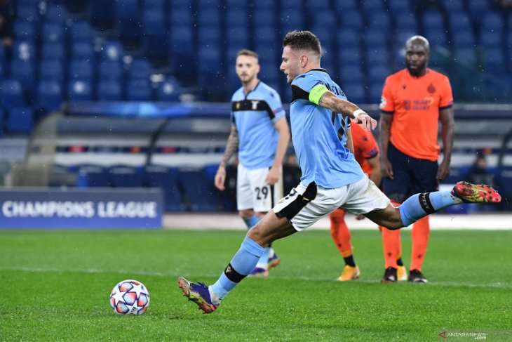 Lazio amankan tiket 16 besar