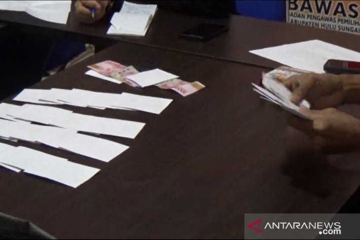 Video-Warga Telang, HST amankan oknum pembagi amplop