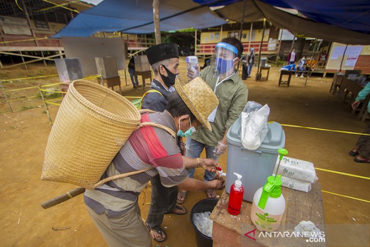 Pemungutan Suara Pilkada Di Desa Terpencil