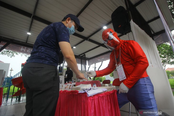 TPS tema superhero di Surabaya