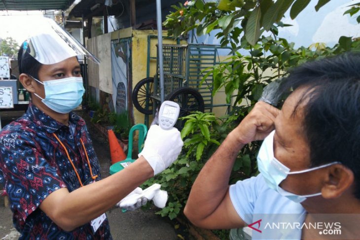 KPPS pastikan TPS di Tangerang Selatan sudah disemprot disinfektan