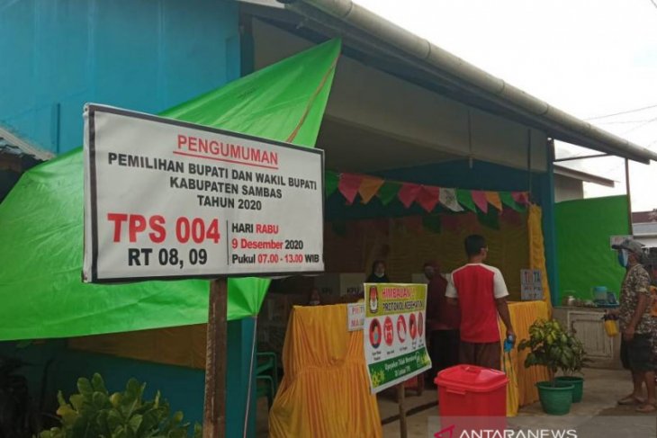 Masyarakat Sambas tidak khawatir mencoblos di TPS karena prokes ketat