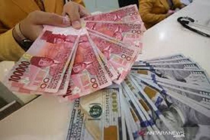 Kurs rupiah awal pekan ditutup melemah tipis