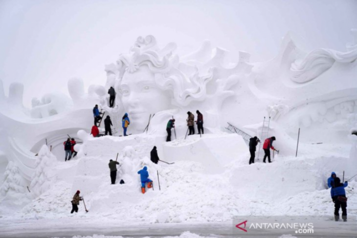 Seni Pahatan Salju di China