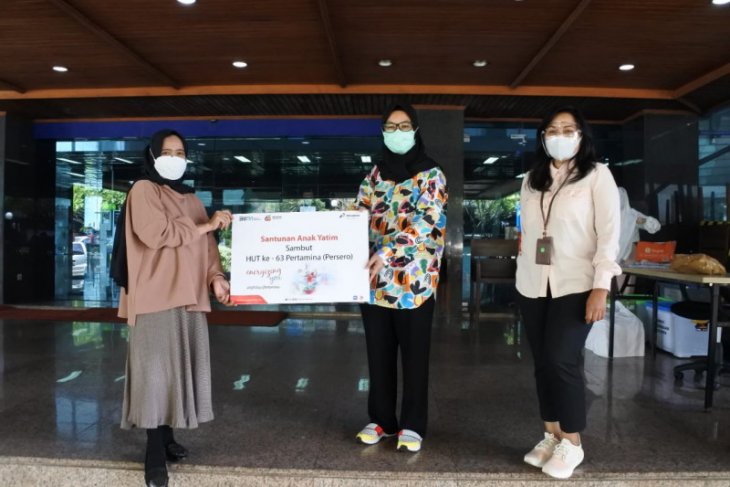 Pertamina Patra Niaga kucurkan beasiswa Rp1,2 miliar bagi anak awak mobil tangki