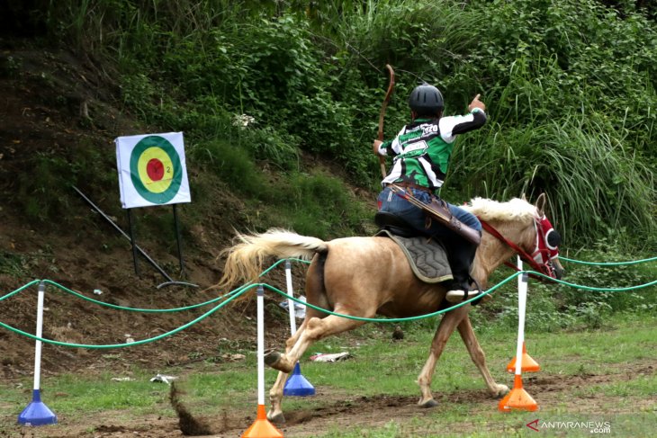 Mencari bibit atlet Horseback Archery