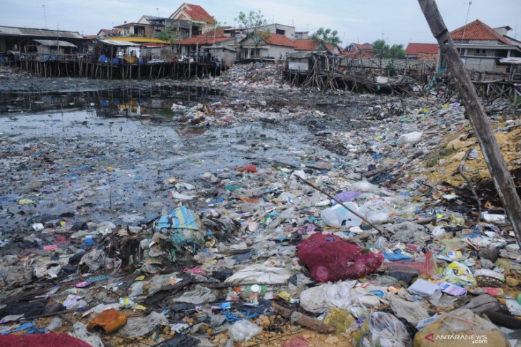 Sampah warga pesisir pantai