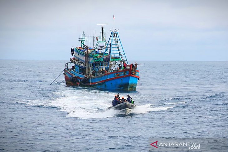 KRI Bung Tomo tangkap kapal ikan asal Vietnam