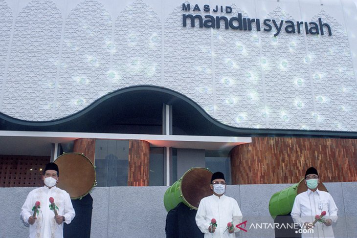 Peresmian masjid Mandiri Syariah di Purwakarta 