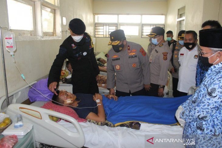 Wakapolda Jambi jenguk personel Brimob Polda Sumsel di RSUD Kerinci