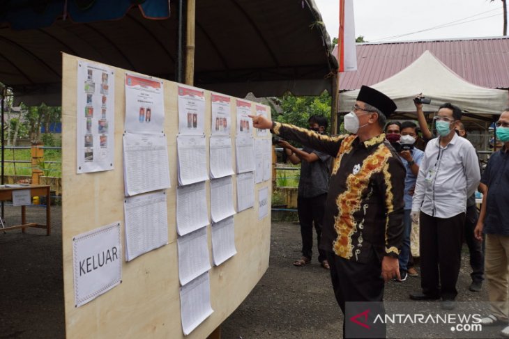 Pastikan protokol kesehatan pemilihan BPD terpenuhi, Bupati HSS monitor pelaksanaan