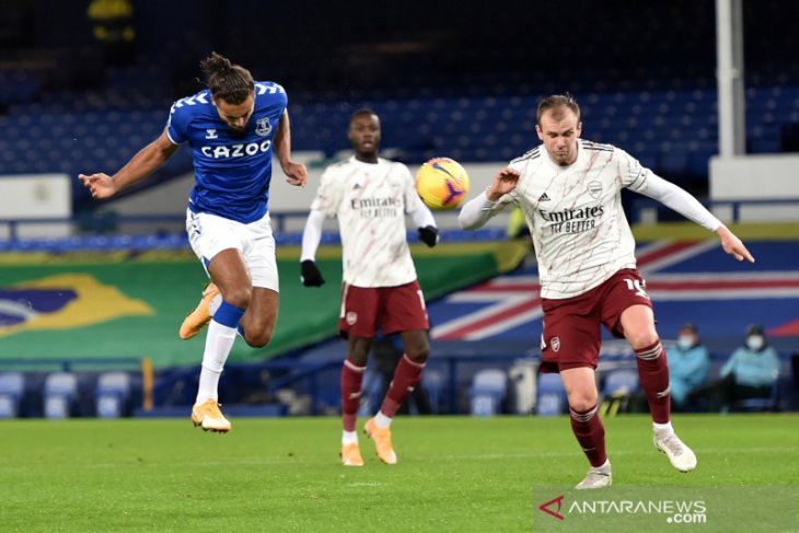 Everton meloncat ke posisi kedua setelah kalahkan Arsenal