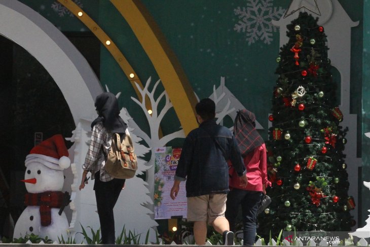 Dekorasi Natal tarik minat pengunjung